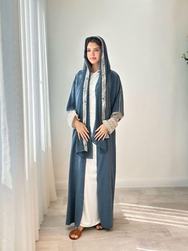 لينن مغسول ازرق مع أكمام كروشيه