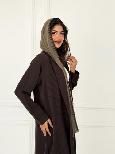 بليزر كريب مع طرحة مطرزة بالخيوط