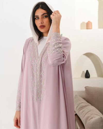 عباية كريب تطريز يدوي مقاس 56(M/L)