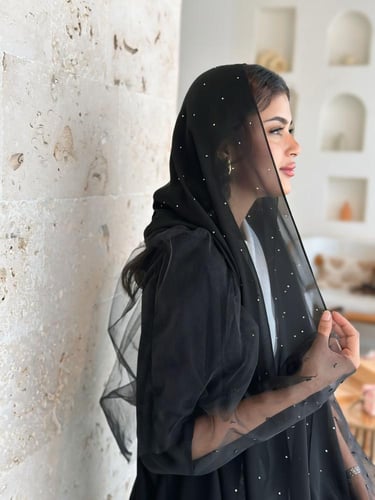 كريب مع تل أكمام خرز وطرحة فصوص