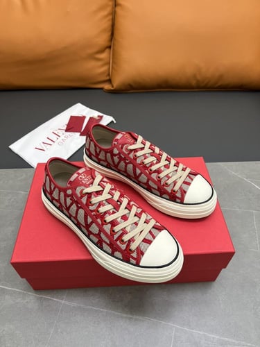 سنيكرز فالنتينو