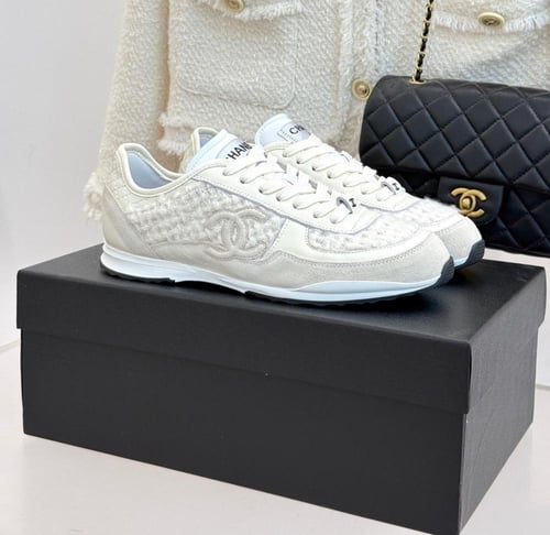 سنيكرز شانيل