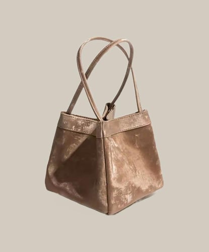 شنطه مع طباعه أحرف