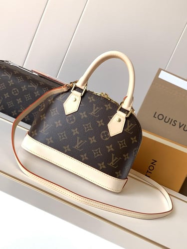 شنطه LV