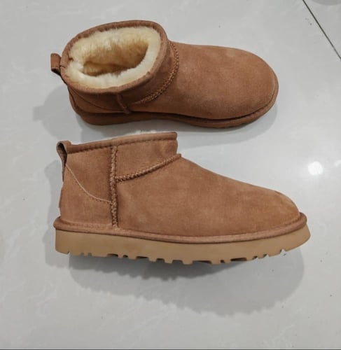 بوت UGG