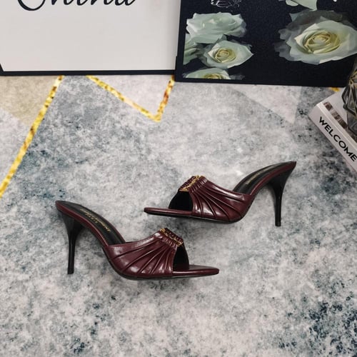 كعب سان لوران