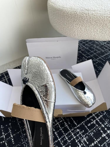 حذاء ميزون مارجيلا