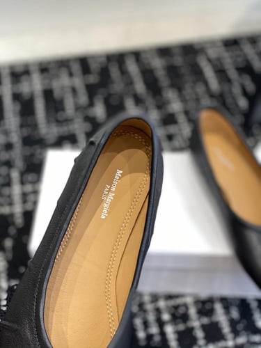 حذاء ميزون مارجيلا