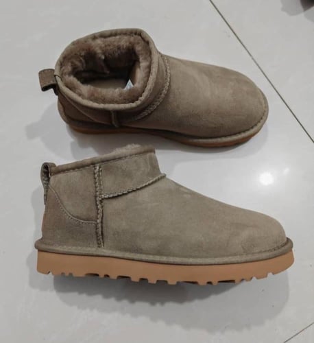 بوت UGG