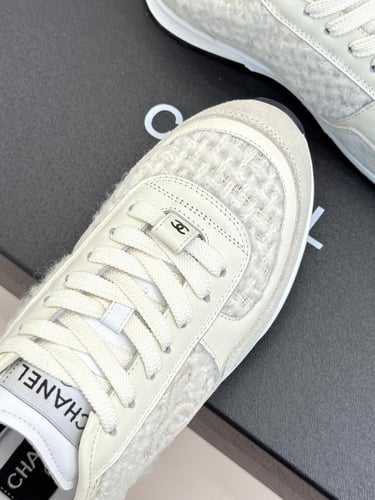 سنيكرز شانيل