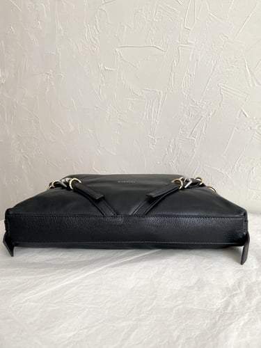 شنطة جيفنشي