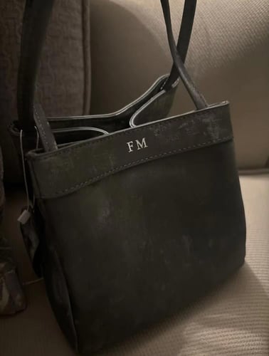 شنطه مع طباعه أحرف