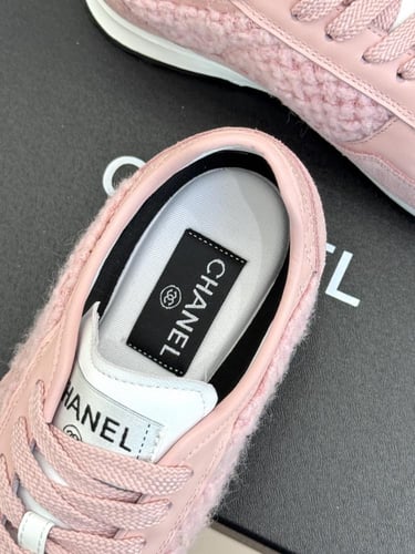 سنيكرز شانيل