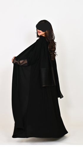 عباية رنا