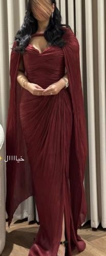 فستان عنابي
