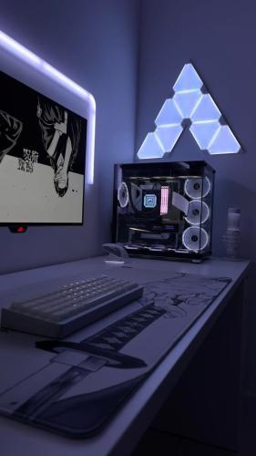 Smart RGB-IC Triangle Wall Light Panels – 9 Pieces