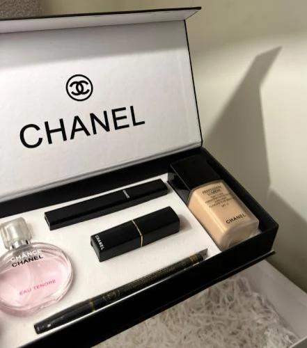 Chanel collection