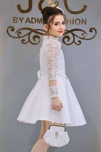 فستان فخم مع شنطه واكسسوار شعر