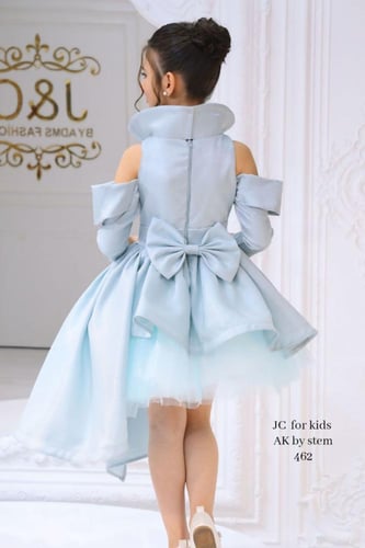 فستان نافش مع سلسال وشنطه