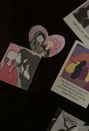 بوكس مارسلين وأميرة العلكة