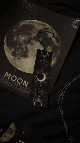 Moon box