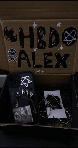 رسم داخل البوكس حسب الطلب