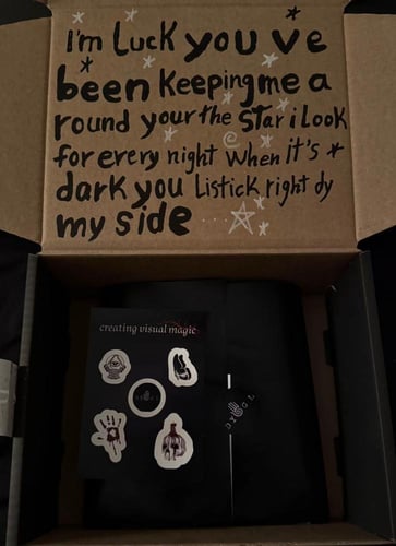 رسم داخل البوكس حسب الطلب