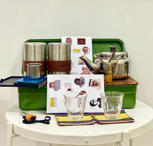 عزبة الشاي المميزة camping familyطقم صندوق اللون ا...