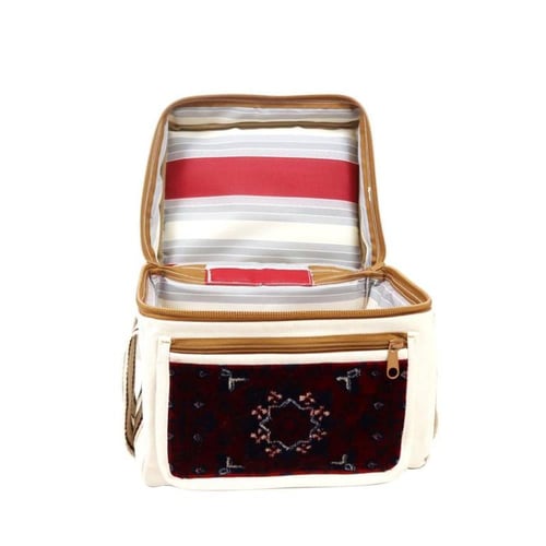 عزبة العقيلات أحمر دم الغزال