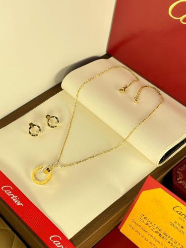 طقم نسائي لون ذهبي سلسال مع حِلَق