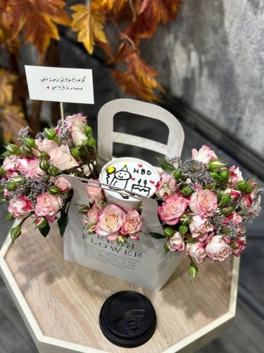 كوب كيك مع إمكانية تغيير العبارة والرسمة منسق داخل...