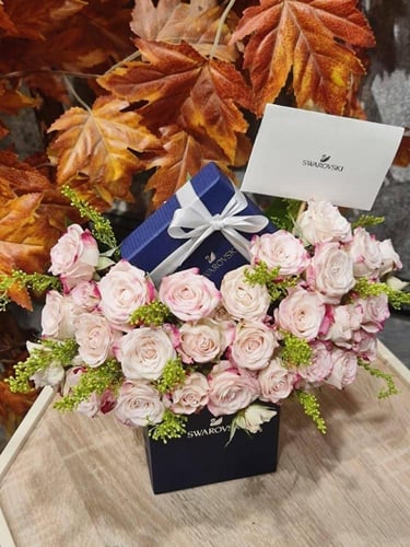 سلسال نسائي قلب المحيط silver color بكريستال أزرق