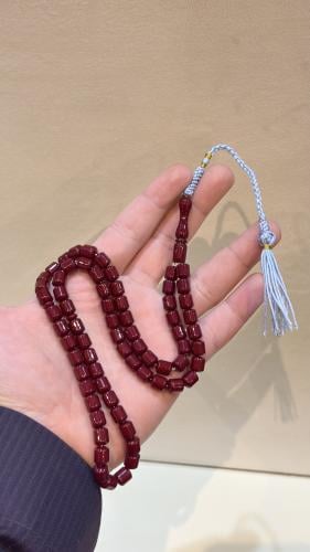مسباح عنابي