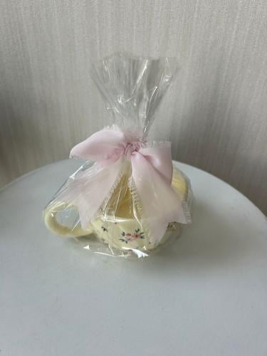 كوب أنيق مغلف بالسوفان والشريطة