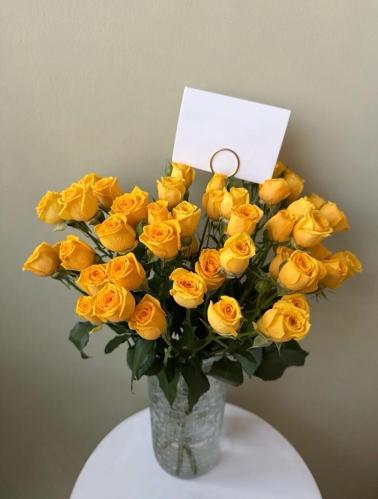 فازة ورد مع بيبي روز أصفر