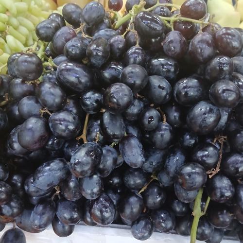 عنب اسود مع بذر 500 جرام