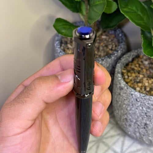 قلم سري سداسي اسود بياقوتة زرقاء