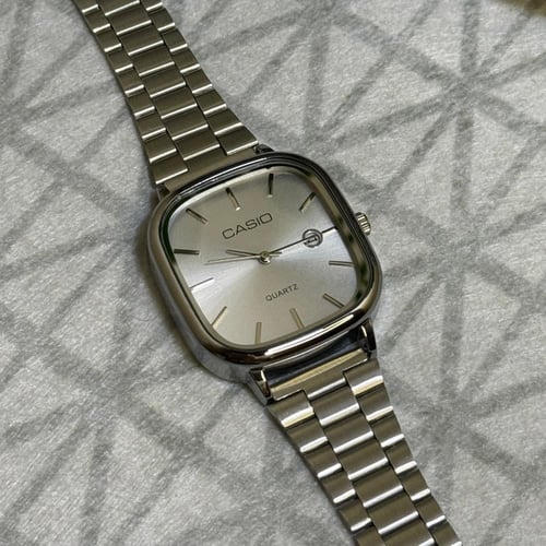 ساعة كاسيو فضي بمينا ابيض