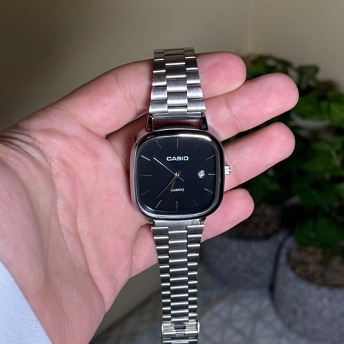 ساعة كاسيو فضي ومينا اسود