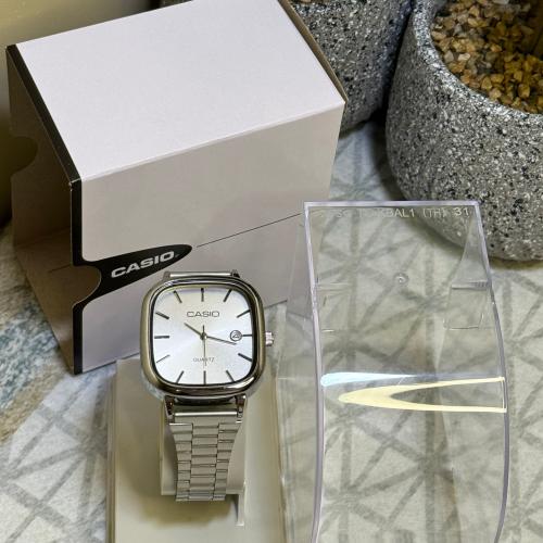 ساعة كاسيو فضي بمينا ابيض