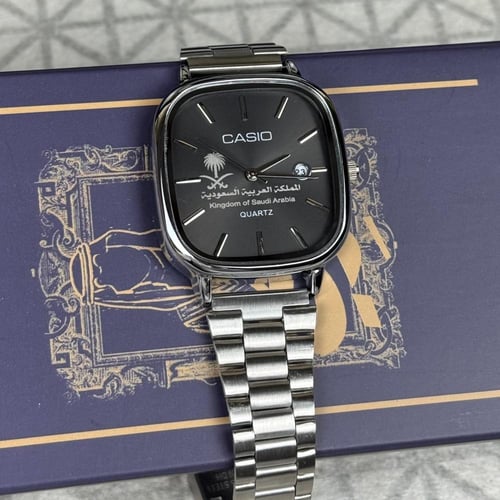 ساعة كاسيو بنقش خاص بالمملكة فضي وميناء تيتانيوم