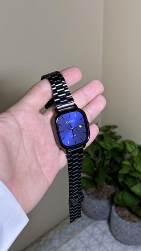 ساعة كاسيو سوداء ومينا كحلي