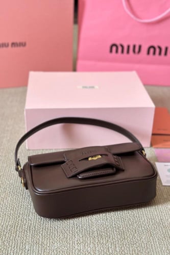 شنطة ميو ميو