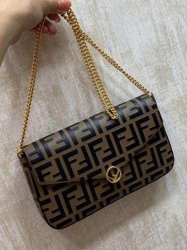 فندي كروسبدي Fendi