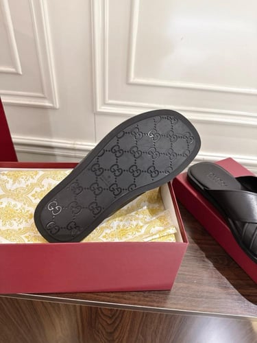 سليبر رجالي من قوتشي GUCCI Men’s Slippers