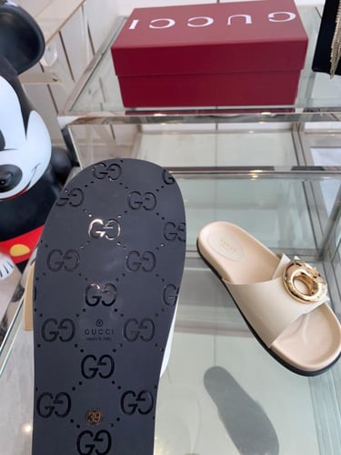 سليبر قوتشي 2025