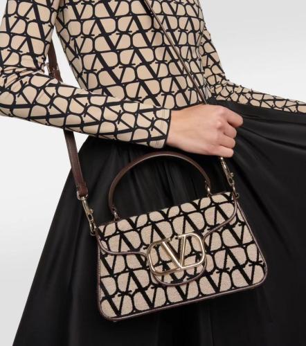 شنطة ڤالنتينو