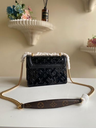 لوي فيتون LV