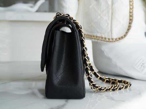 LARGE CLASSIC HANDBAG IN CAVIAR شانيل