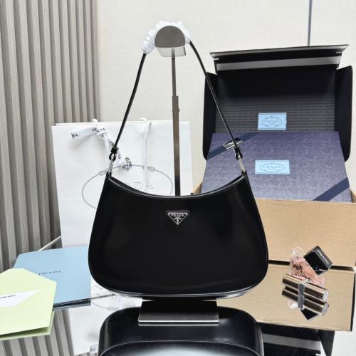 Cleo Shoulder Bag in Leather